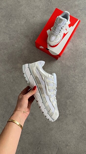 Nike P-600 ?Pure Platinum? 36/40