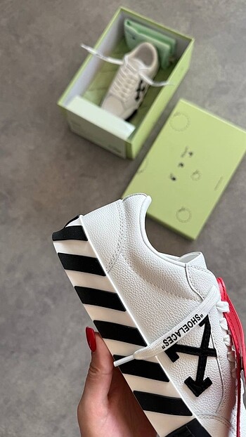 39 Beden Off White 36/45