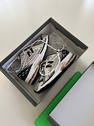 37 Beden New Balance 1906R Black Gold 36/45