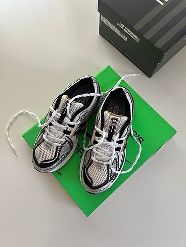 37 Beden çeşitli Renk New Balance 1906R Black Gold 36/45