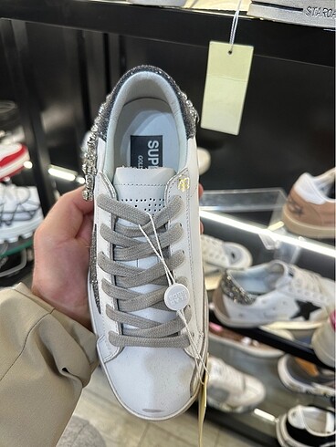 37 Beden çeşitli Renk Golden Goose 36/40
