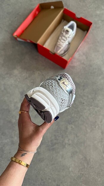 Nike Nike Zoom Vomero 5 'Chrome Platinum Violet' 36-40 Arası Numarala