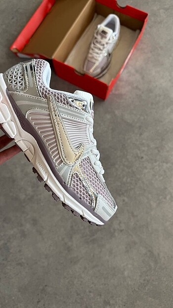 38 Beden Nike Zoom Vomero 5 'Chrome Platinum Violet' 36-40 Arası Numarala