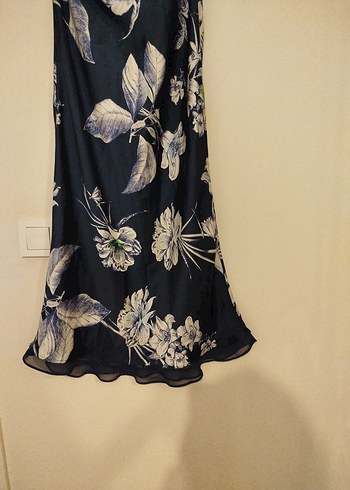 ZARA Kadın Lacivert Desenli Saten Uzun Etek - Görsel 4