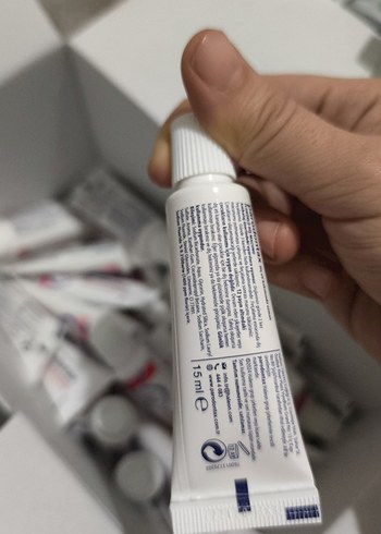 20 adet Parodontax Beyazlatıcı Diş Macunu 15 ml - Görsel 3