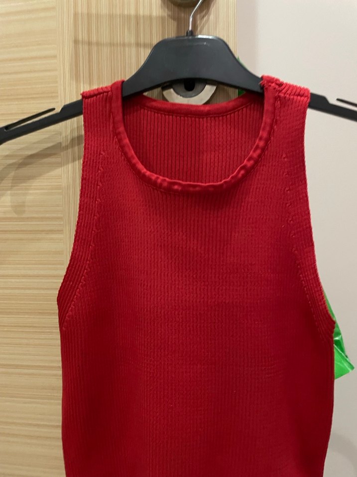 Kırmızı Örgü Kadın Kolsuz Atlet - Görsel 2