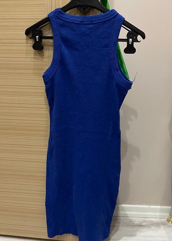 Mavi Yüksek Yakalı Kolsuz Midi Elbise - Görsel 3