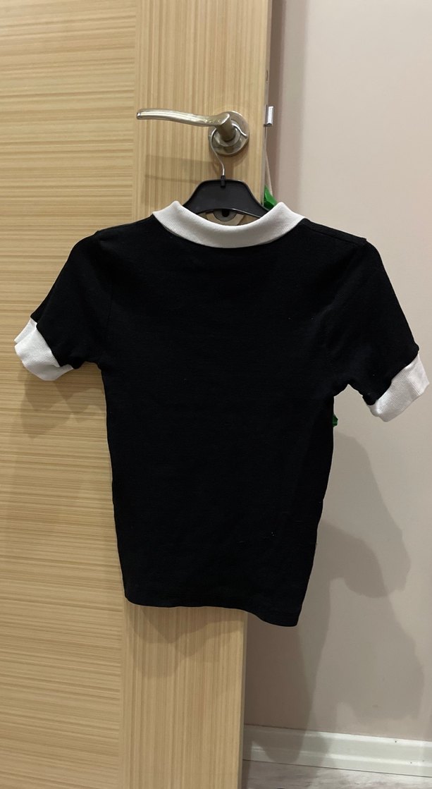 Siyah Beyaz Polo Yaka Tişört - Görsel 3