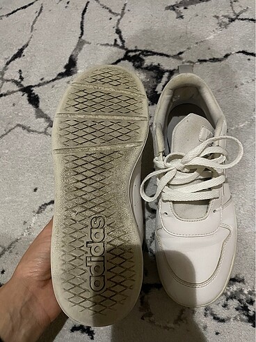 39 Beden beyaz Renk Adidas spor ayakkabı