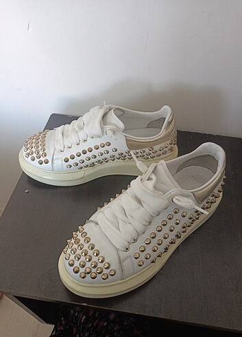 38 Beden ALEXANDER McQueen