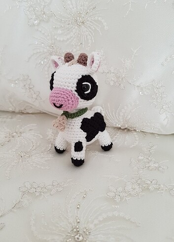  Minik amigurumi inek 