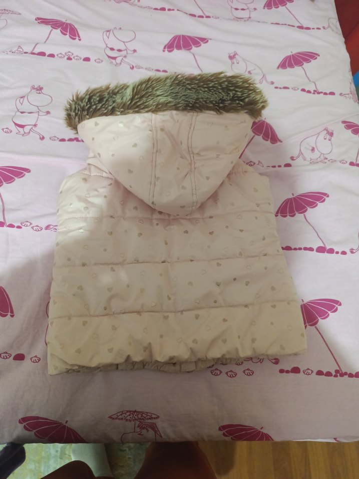 Kız Çocuk Kapüşonlu Kürklü Yelek - Görsel 3