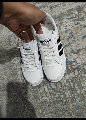 36 Beden Adidas model spor ayakkabı