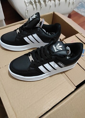 37 Beden Adidas Neo siyah renk spor ayakkabı 