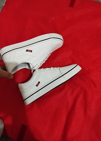 Vans model beyaz spor ayakkabı 