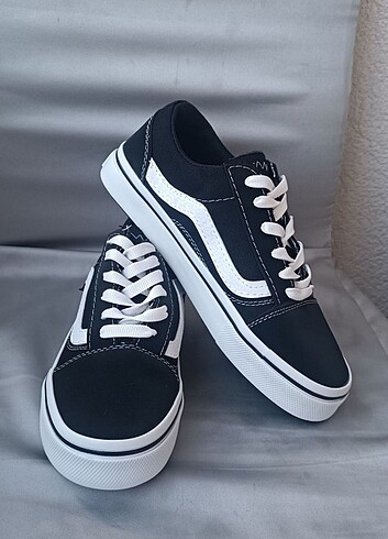 Vans model siyah spor ayakkabı 