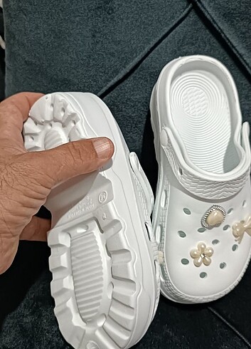 38 Beden beyaz Renk 2 adet Crocs terlik modelleri