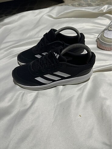 Adidas Orijinal Adidas ayakkabı