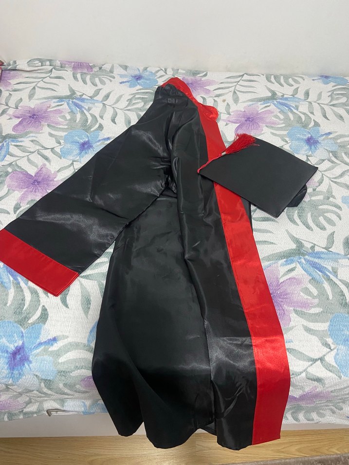 Mezuniyet cübbesi - Görsel 3