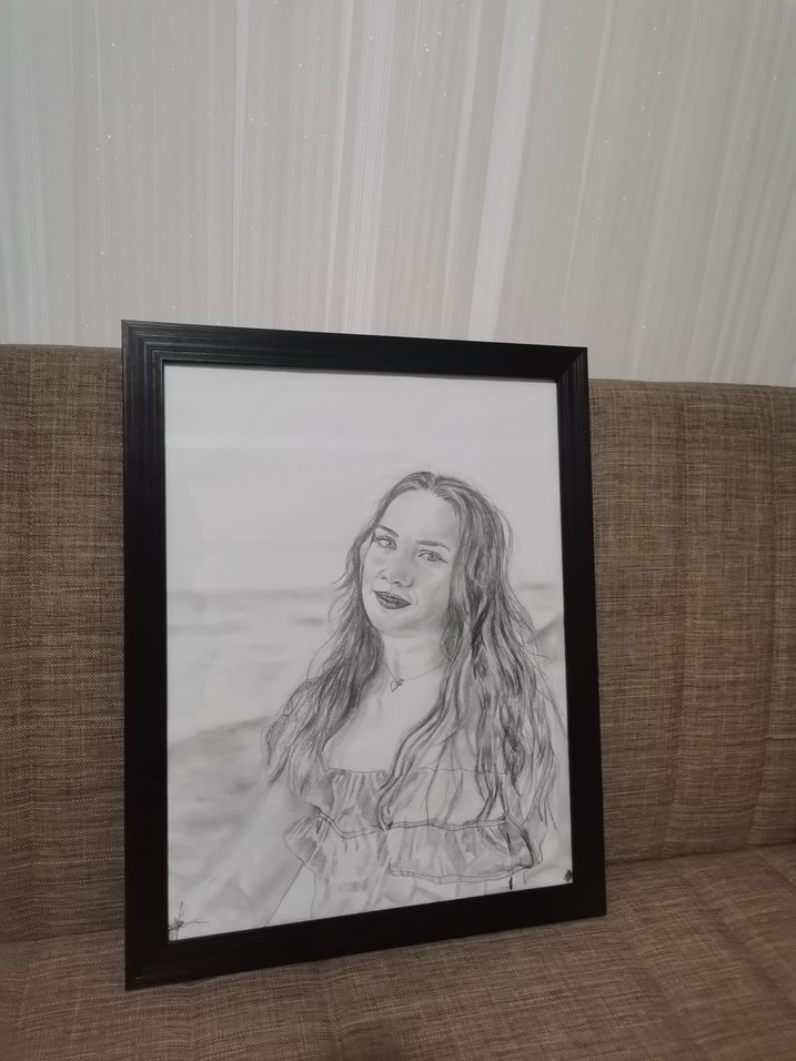 Gri Tonlarda Kadın Portresi Çizimi - Görsel 4