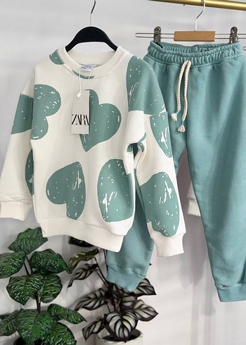 Kızlar için beyaz baskılı sweatshirt ve yeşil rahat eşofman - Görsel 3