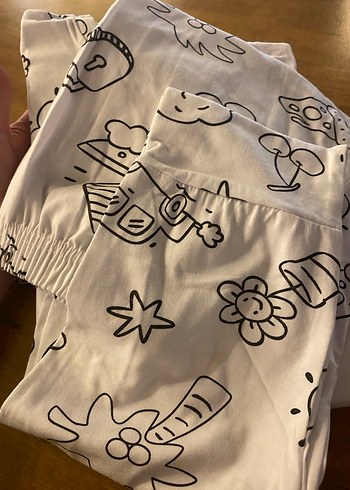 Beyaz Çocuk Boyama Tişörtü ve Keçeli Kalem Seti - Görsel 3