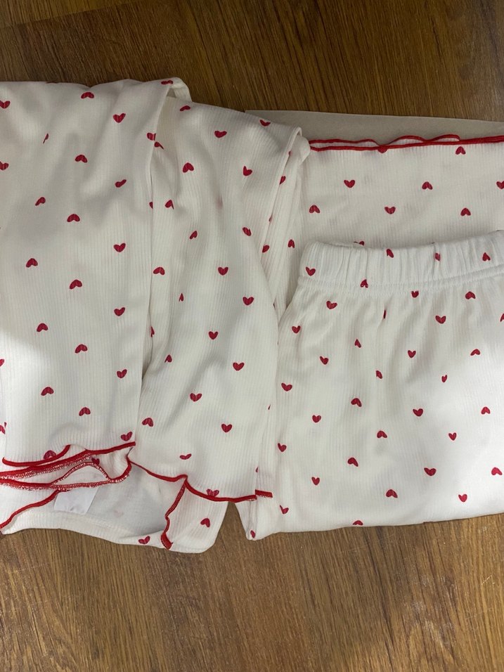 Sude Beyaz Kırmızı Kalp Desenli Uzun Kollu Pijama - Görsel 2