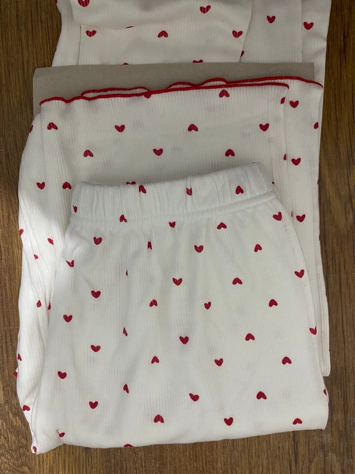 Sude Beyaz Kırmızı Kalp Desenli Uzun Kollu Pijama - Görsel 3