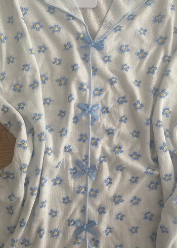 Beyaz Çiçekli Kısa Kollu Mini Pijama Takımı - Görsel 3