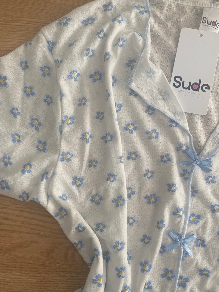 Beyaz Çiçekli Kısa Kollu Mini Pijama Takımı - Görsel 2