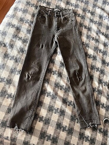 Gri Pull and Bear Mom Jean