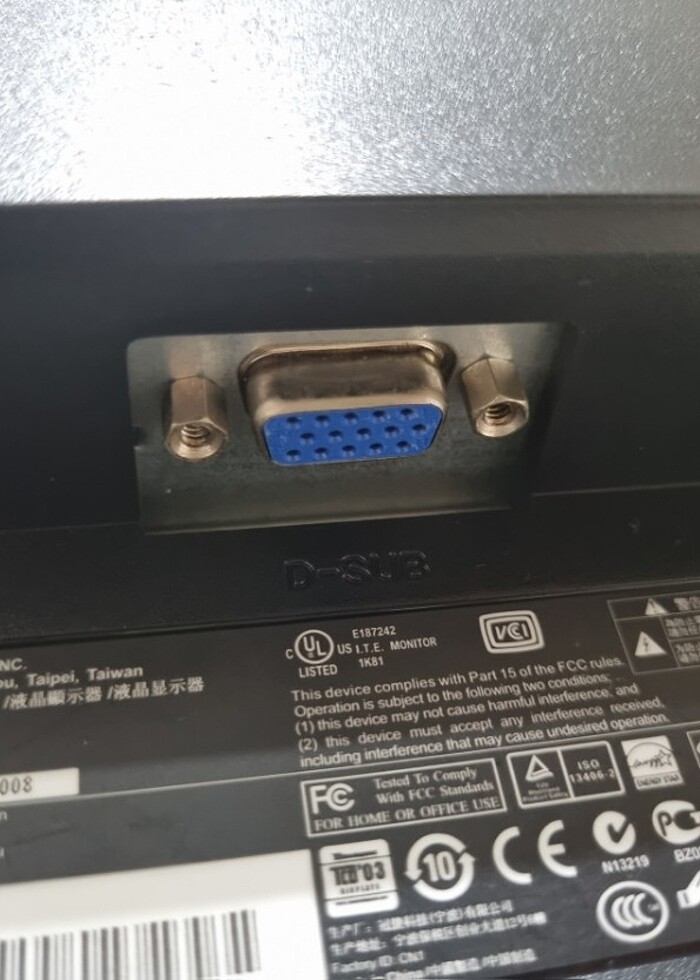 Asus VW161D HD LCD Monitör - Görsel 4