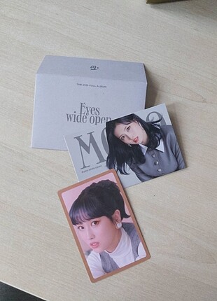 Twice Momo ewo preorder pc ve message card