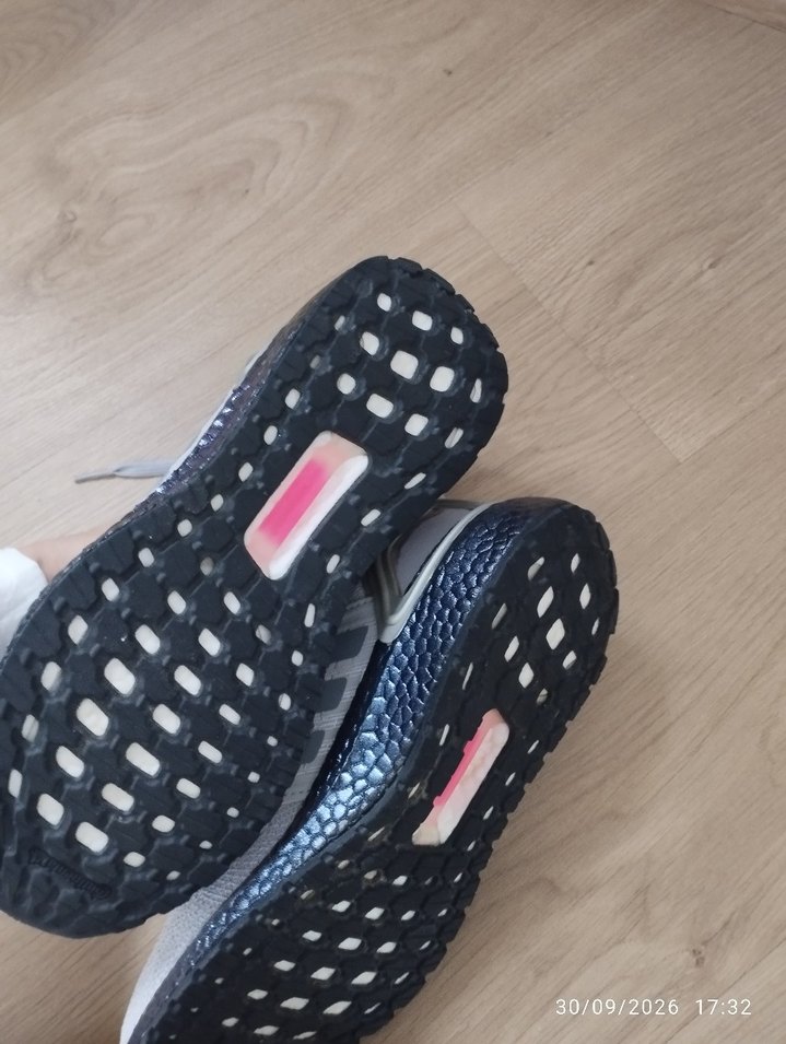 Adidas Gri-Beyaz Spor Ayakkabı — görsel 2/5