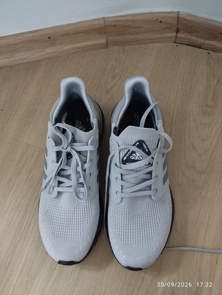 Adidas Gri-Beyaz Spor Ayakkabı — görsel 3/5