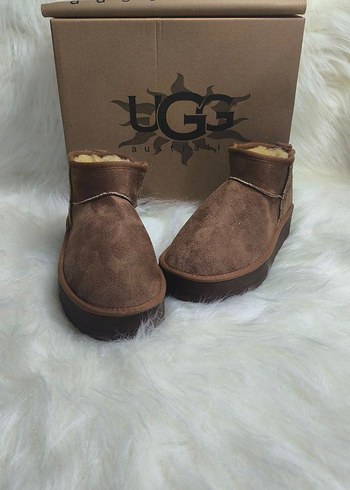 UGG Kahverengi Süet Kadın Dolgu Topuk Bot - Görsel 5