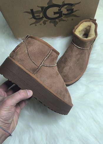 UGG Kahverengi Süet Kadın Dolgu Topuk Bot - Görsel 3