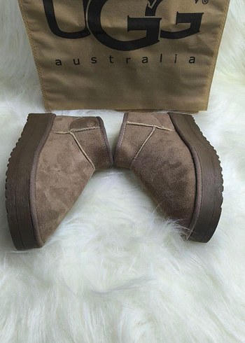 UGG Bej Süet Tüylü Kadın Dolgu Topuk Bot - Görsel 6