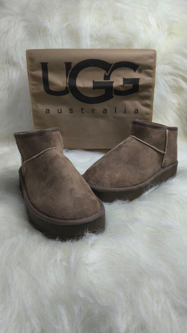 UGG Bej Süet Tüylü Kadın Dolgu Topuk Bot - Görsel 4