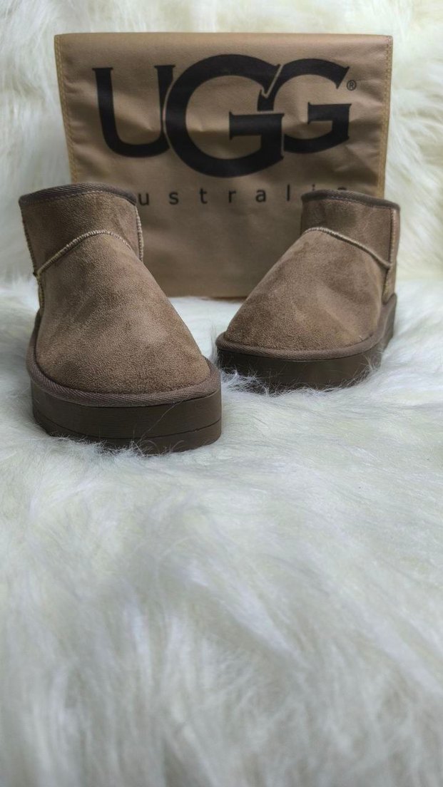 UGG Bej Süet Tüylü Kadın Dolgu Topuk Bot - Görsel 5