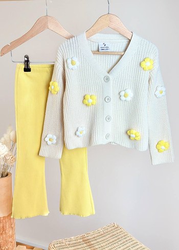 Nakışlı Çiçek Desenli Kısa Triko Hırka - Görsel 2