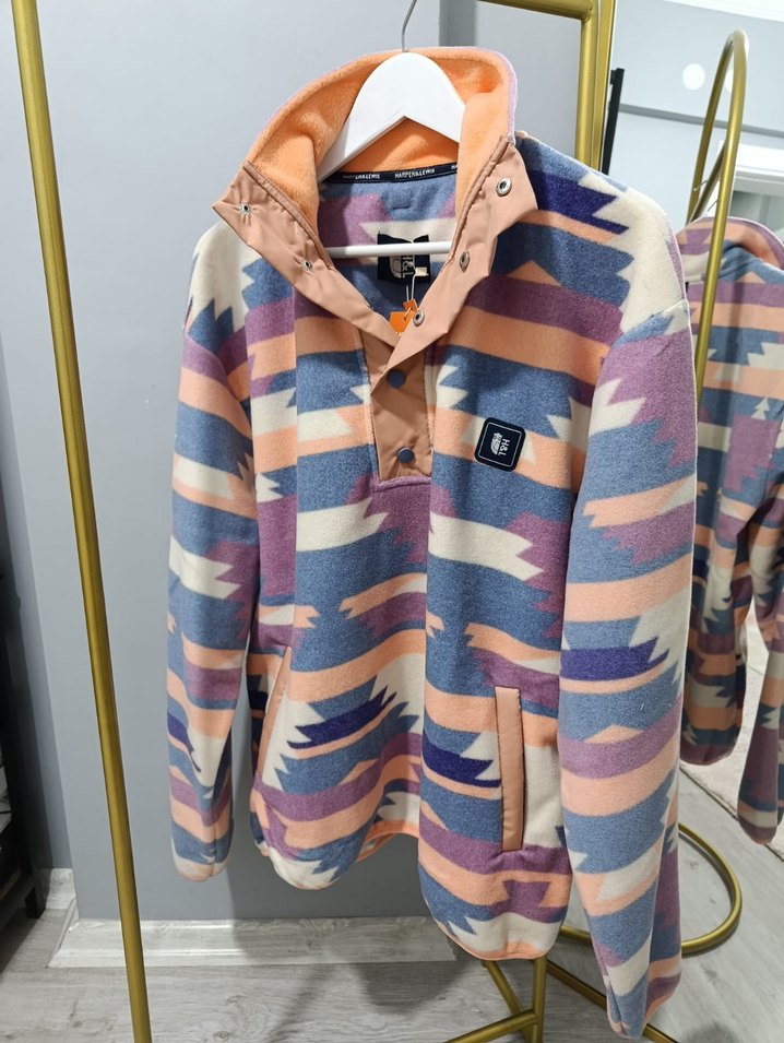 Düğmeli Yüksek Yakalı Pastel Renkli Sweatshirt - Görsel 3