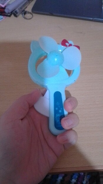 Hello kitty el fanı 