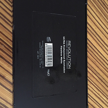 Makeup Revolution - Flawless Matte