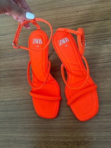 Zara TOPUKLU AYAKKABI 38