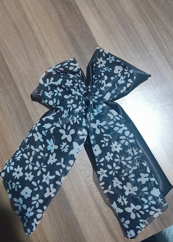 Zara siyah beyaz Çiçekli Fiyonk Saç Aksesuarı