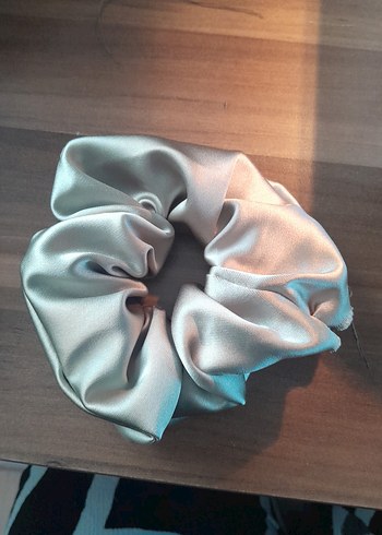 Parlak yeşil Saten Lastik Saç Tokası - Görsel 3