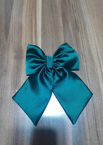 Parlak koyu yeşil Saten  Fiyonk Toka - Görsel 2