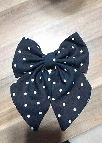 Beyaz Puantiyeli Parlak Fiyonk Saç Aksesuarı - Görsel 4