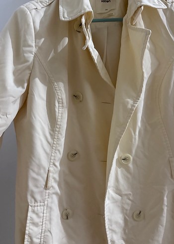Düğmeli Beyaz Kadın Trençkot - Görsel 4